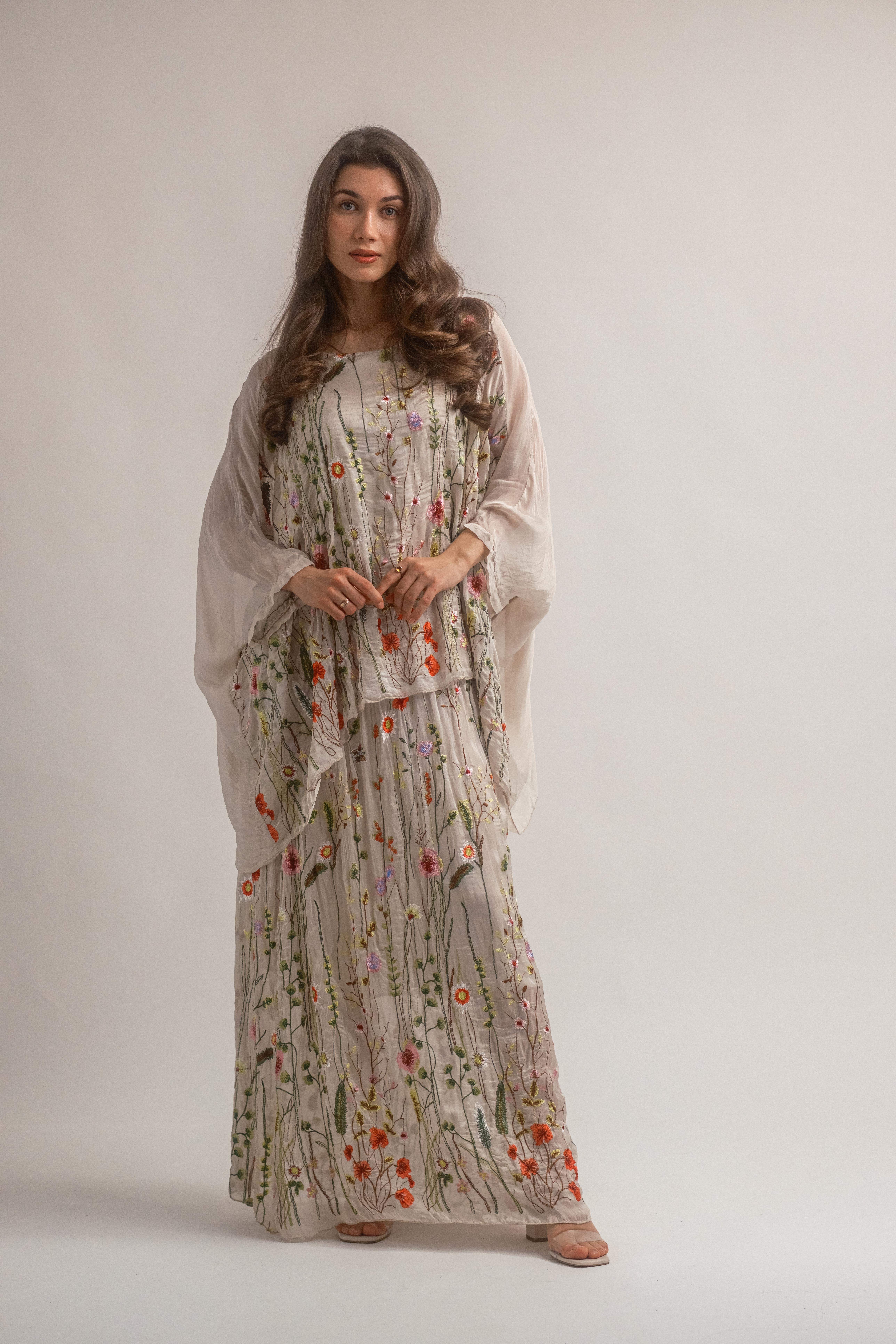 ÇİÇEK NAKIŞLI İPEK ETEK