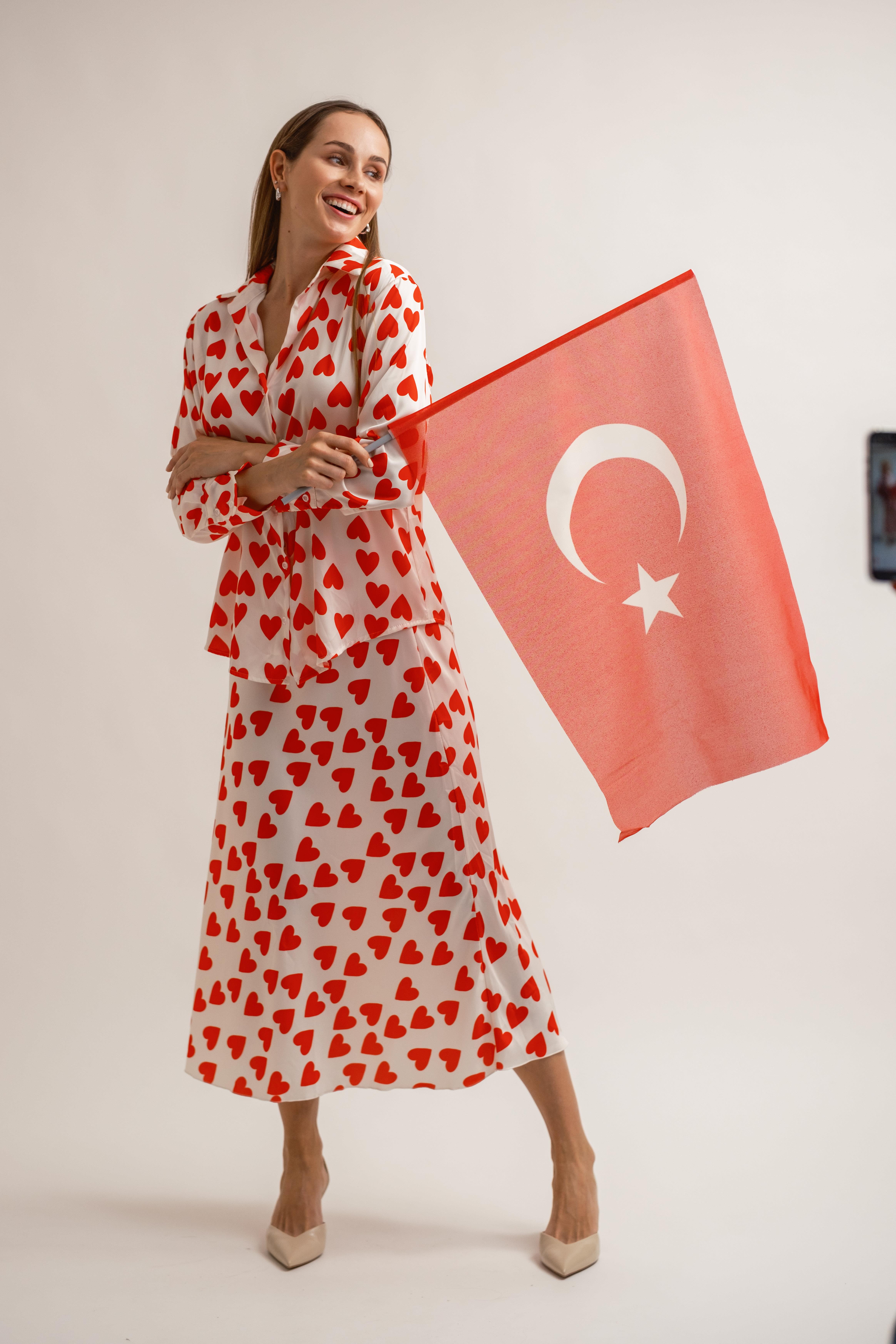 KALP DESENLİ SATEN GÖMLEK