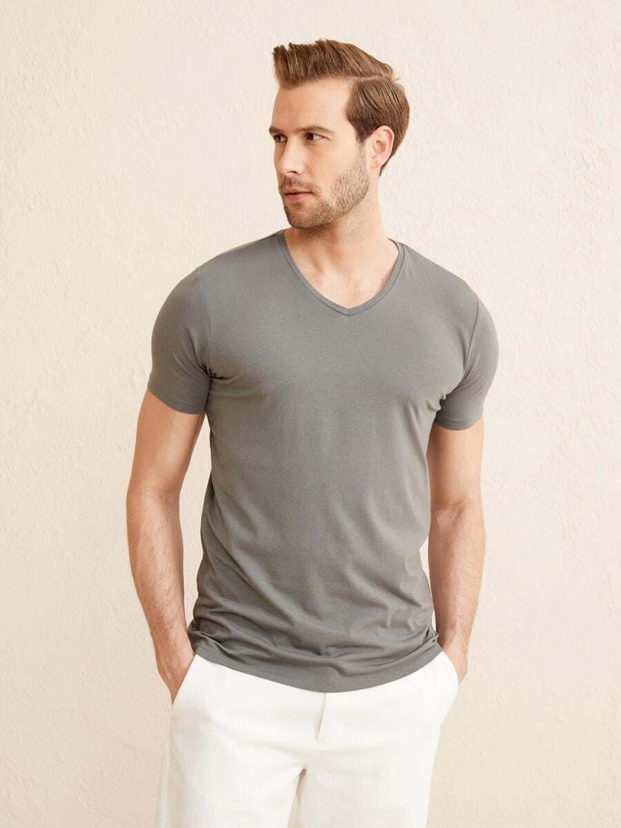 V YAKA T-SHIRT