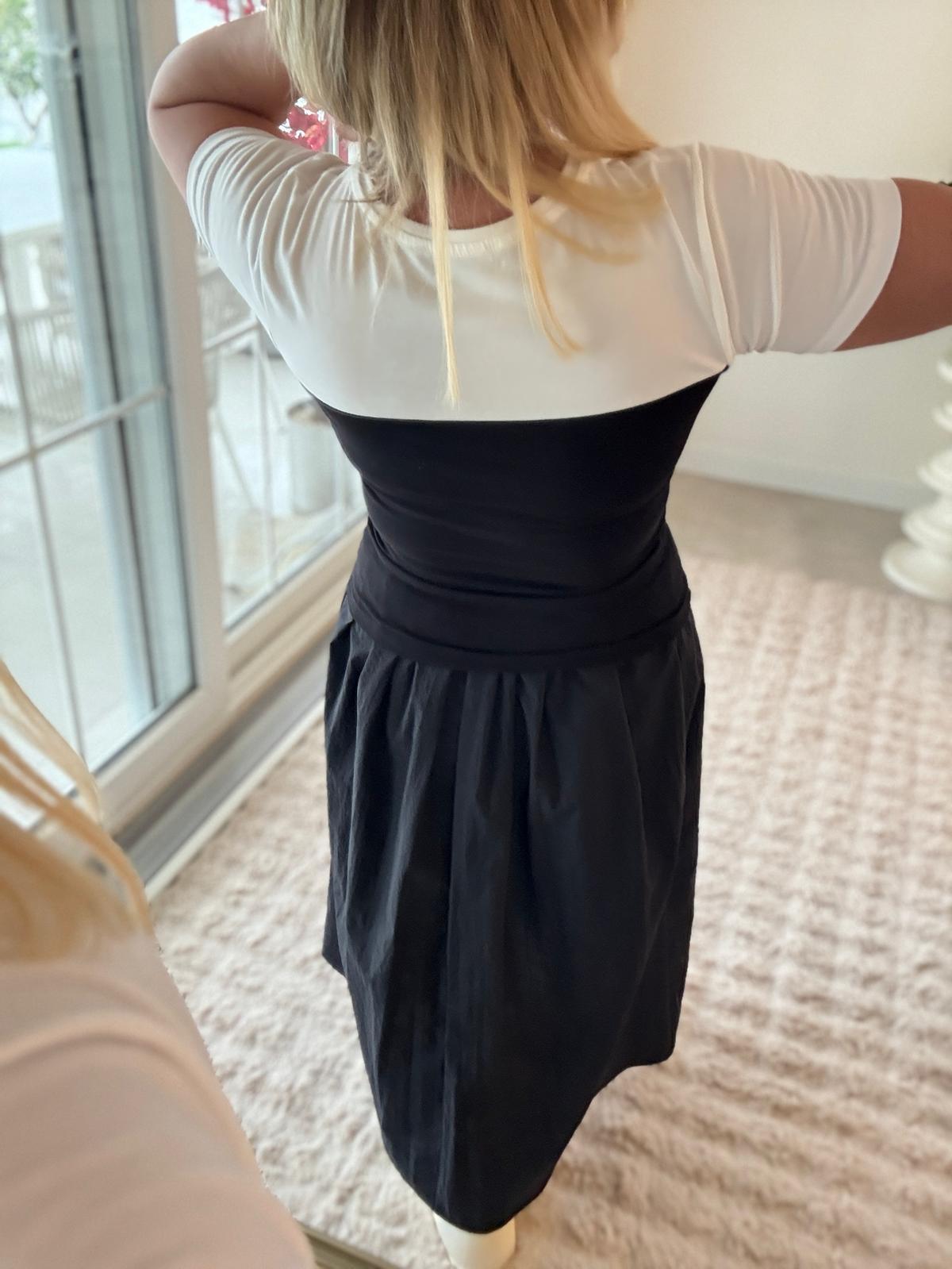 7478 Kalp Yaka Siyah Beyaz Tshirt