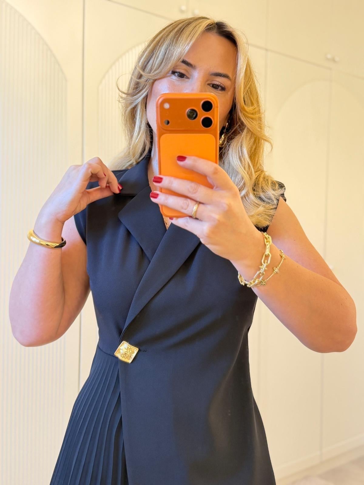 9253 Siyah Premium Piliseli Kolsuz Double Elbise