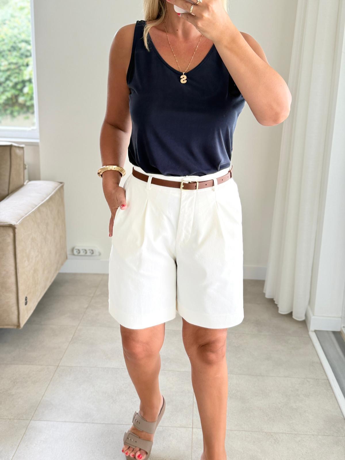 8355 Ekru Bel Lastikli Şort 