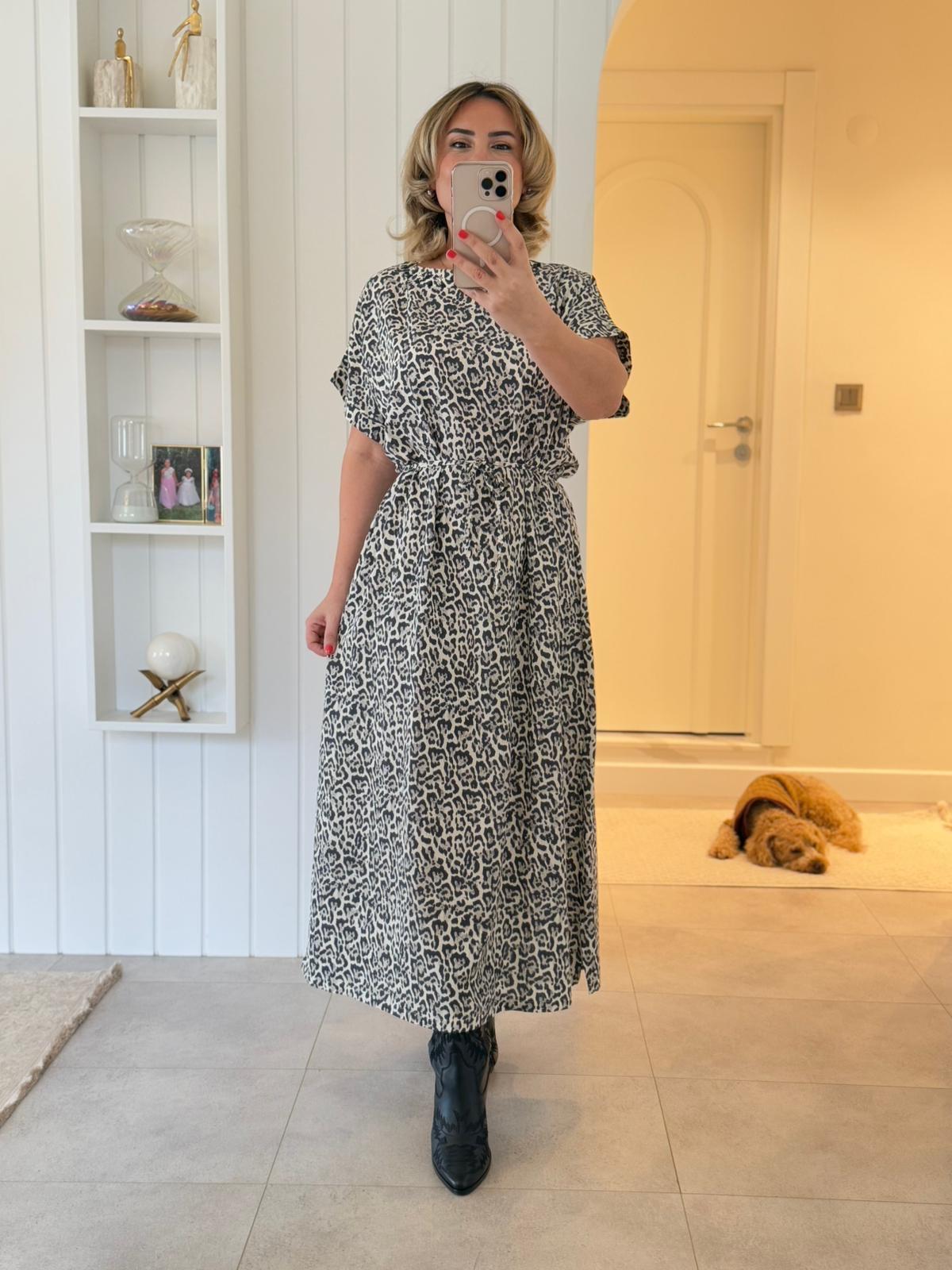 7423 Yaka Taş Detay Leopar Elbise