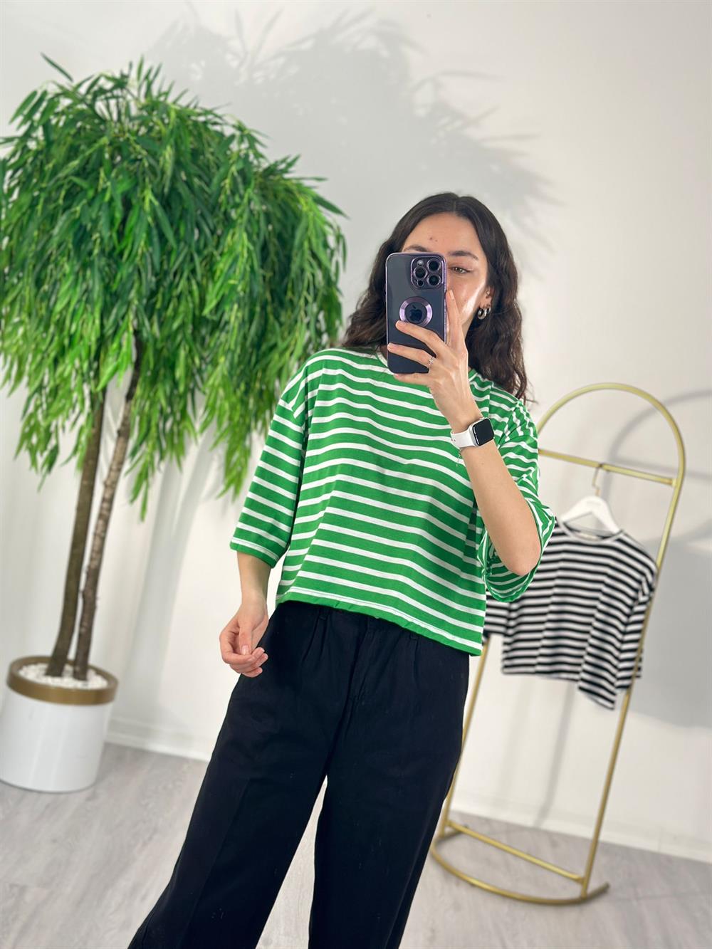 ÇİZGİLİ KISA YEŞİL TSHİRT