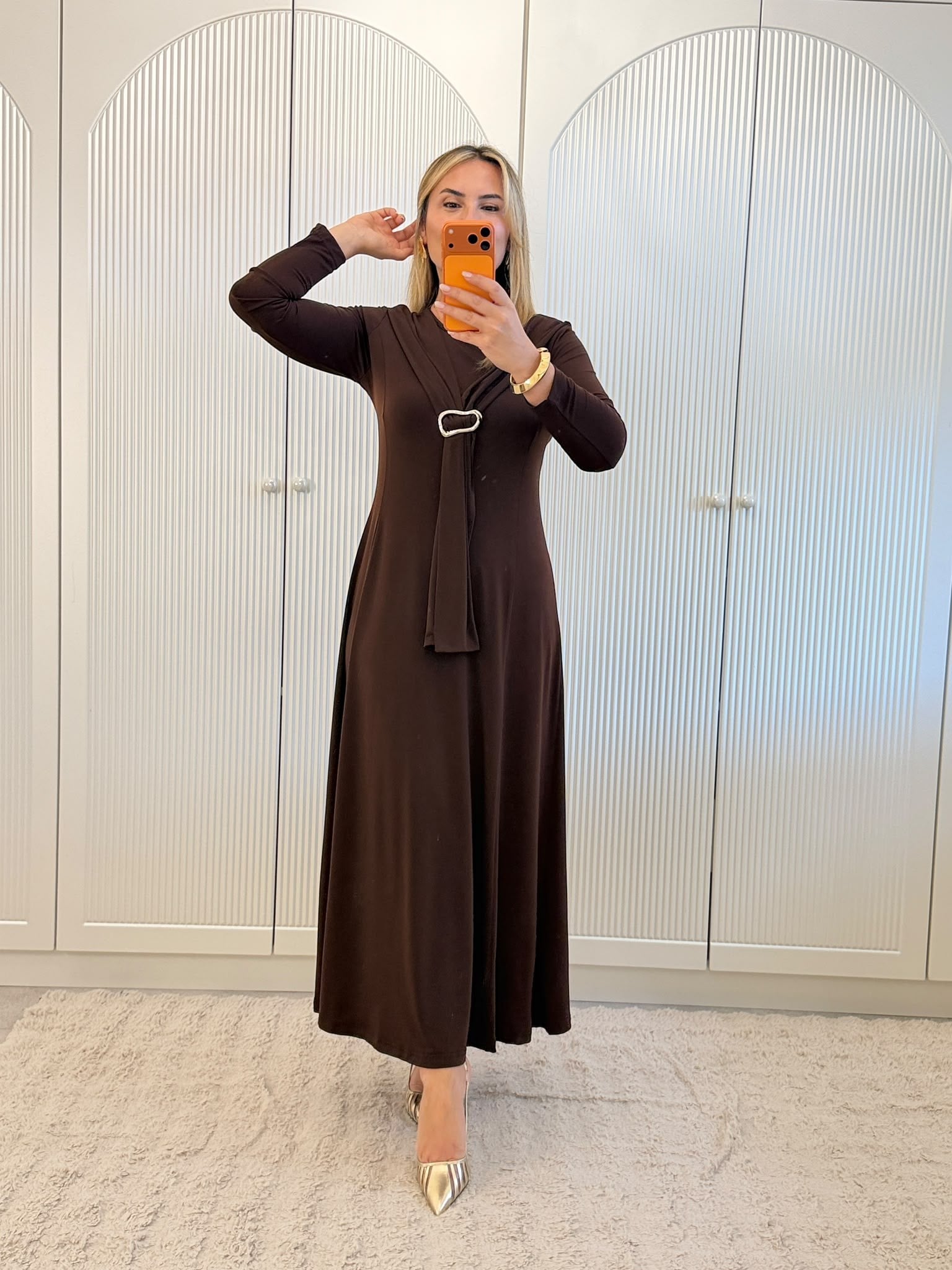 9839 Kahve Kendinden Fularlı Elbise