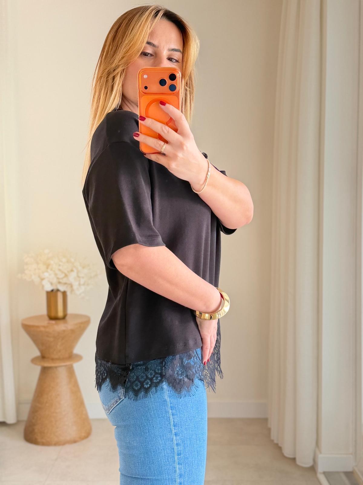 9009 Siyah Etek Ucu Dantel Tişört