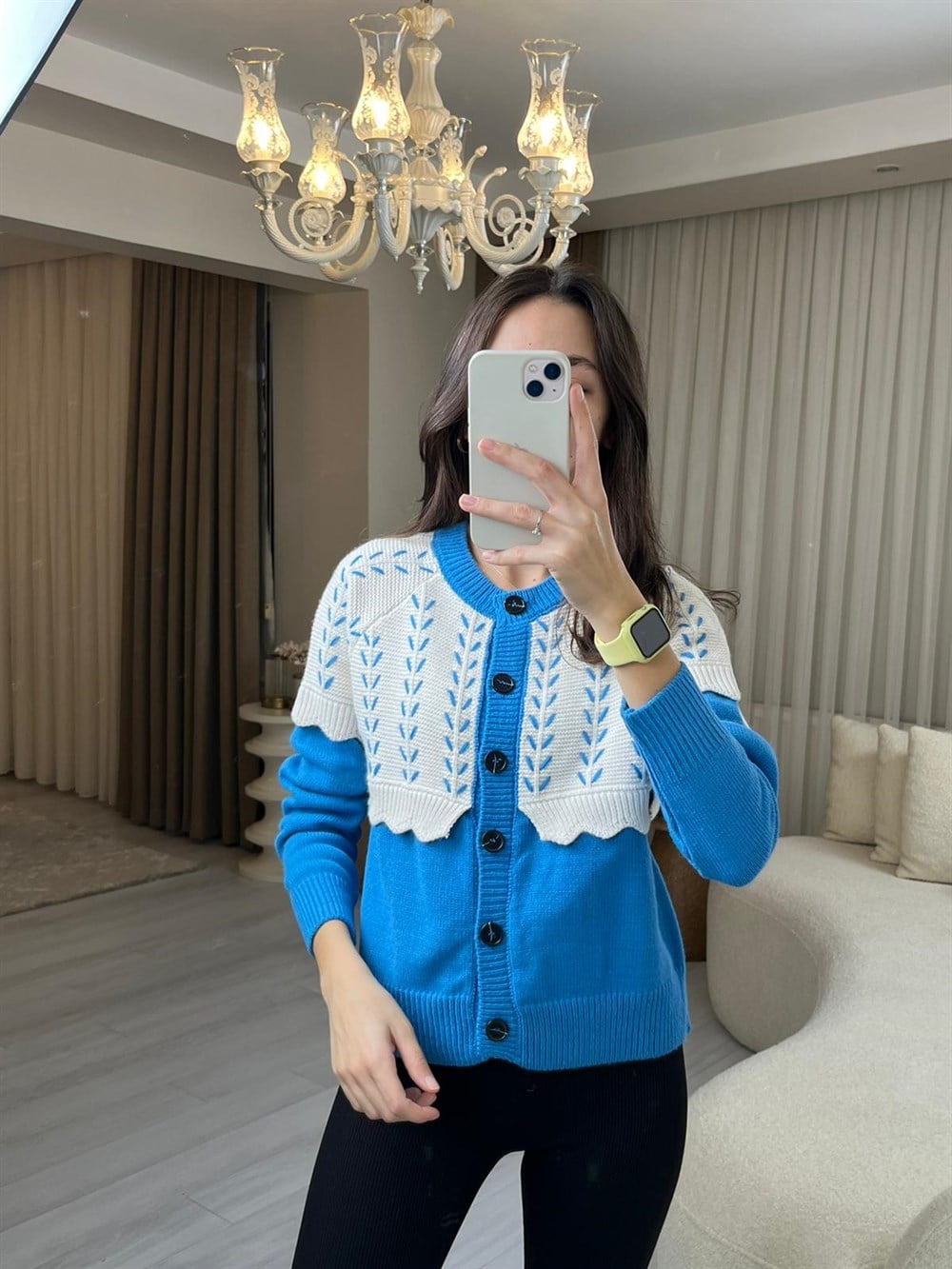 3192 Mavi İşlemeli Hırka 