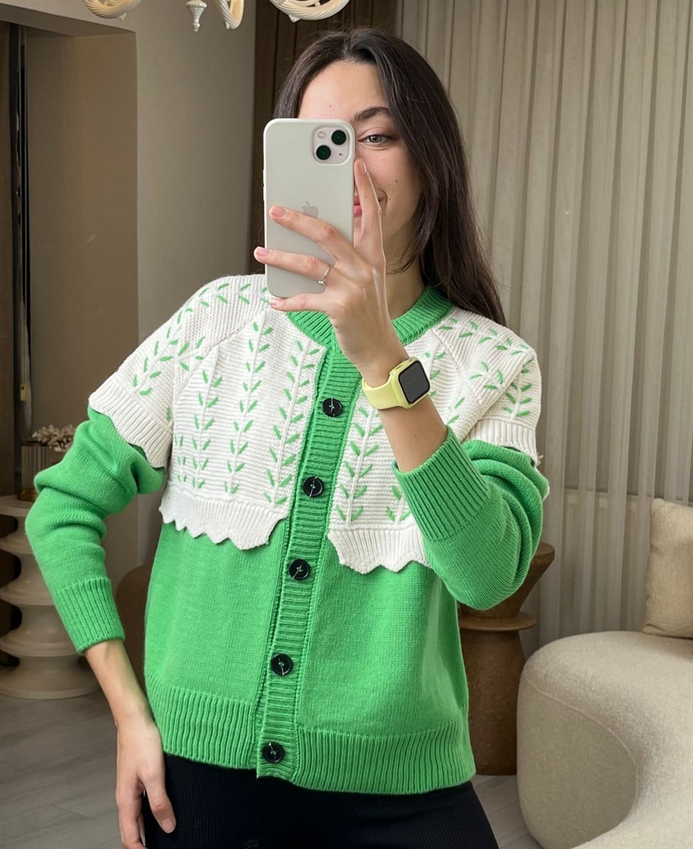 3193 Yeşil İşlemeli Hırka 