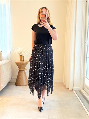 8944 Siyah Puantiye Desen Etek