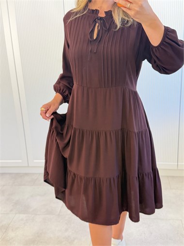 9718 Kahve Yaka Bağlama Elbise
