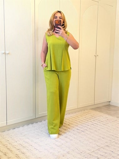 9293 Fıstık Yeşil V Yaka Kolsuz Takım