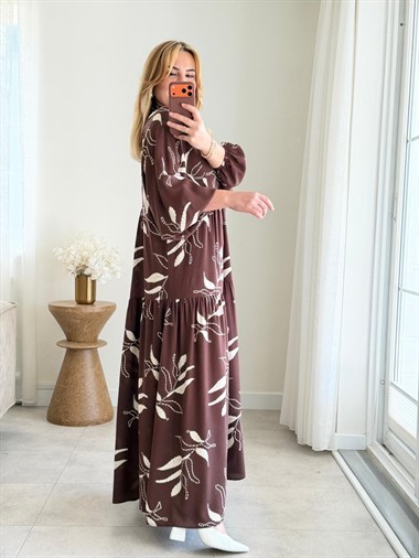 9097 Kahve Yaprak Desen Maxi Elbise