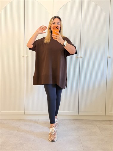 9765 Kahve Yırtmaçlı Triko