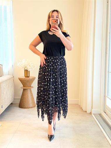 8944 Siyah Puantiye Desen Etek