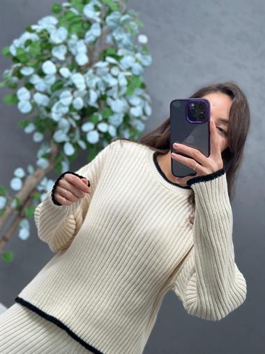 3391 Ekru Yan Yırtmaç Triko Takım