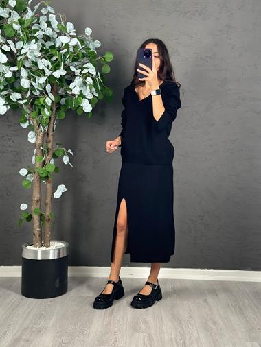 3380 Siyah Etekli Triko Takım