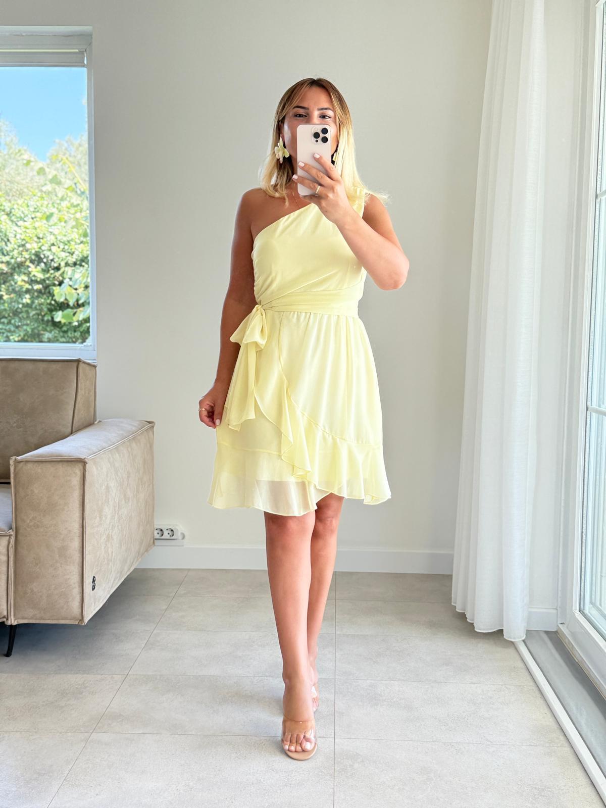 8215 Sarı Tek Omuz Volanlı Elbise