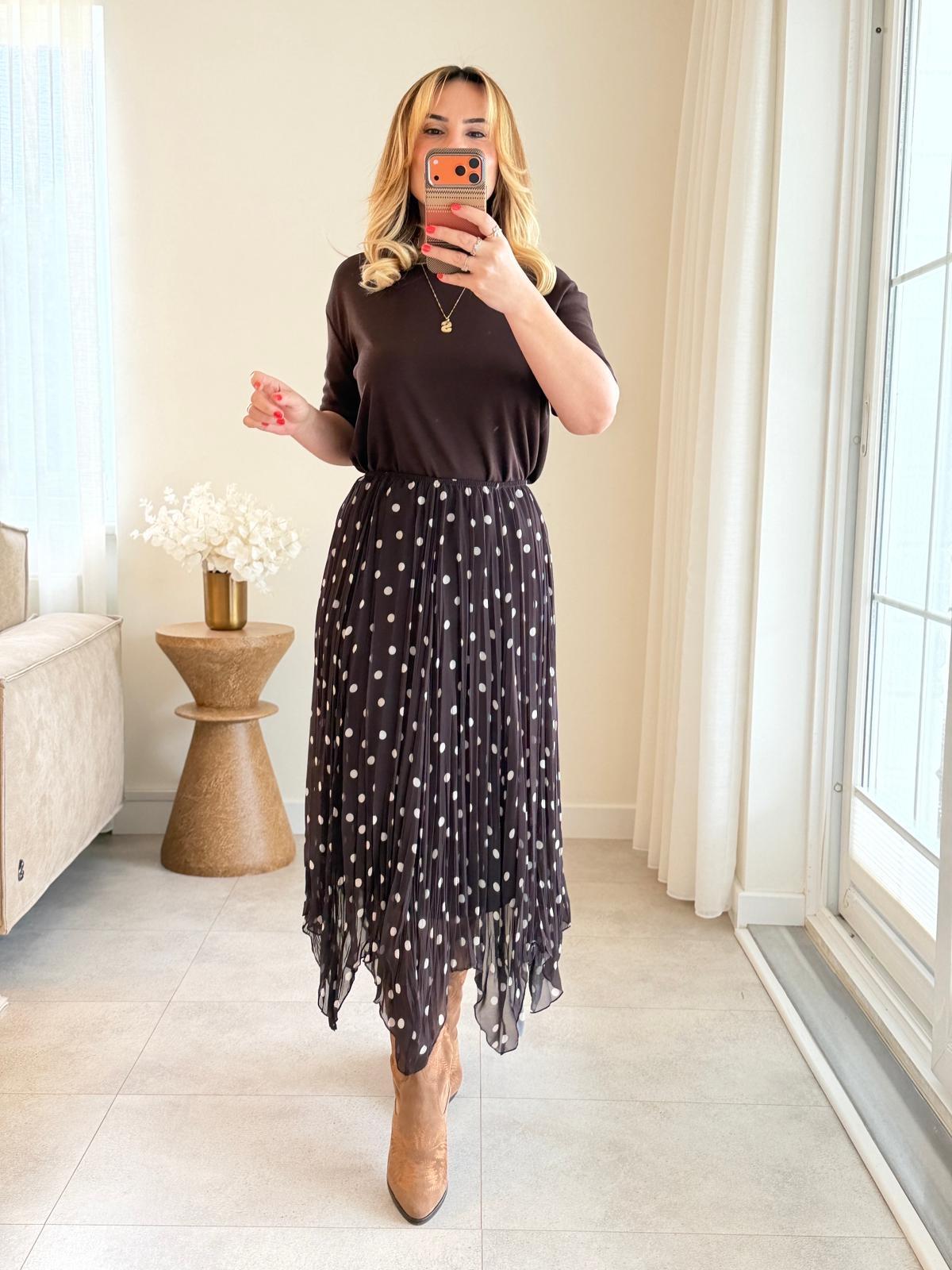 8943 Kahve Puantiye Desen Etek