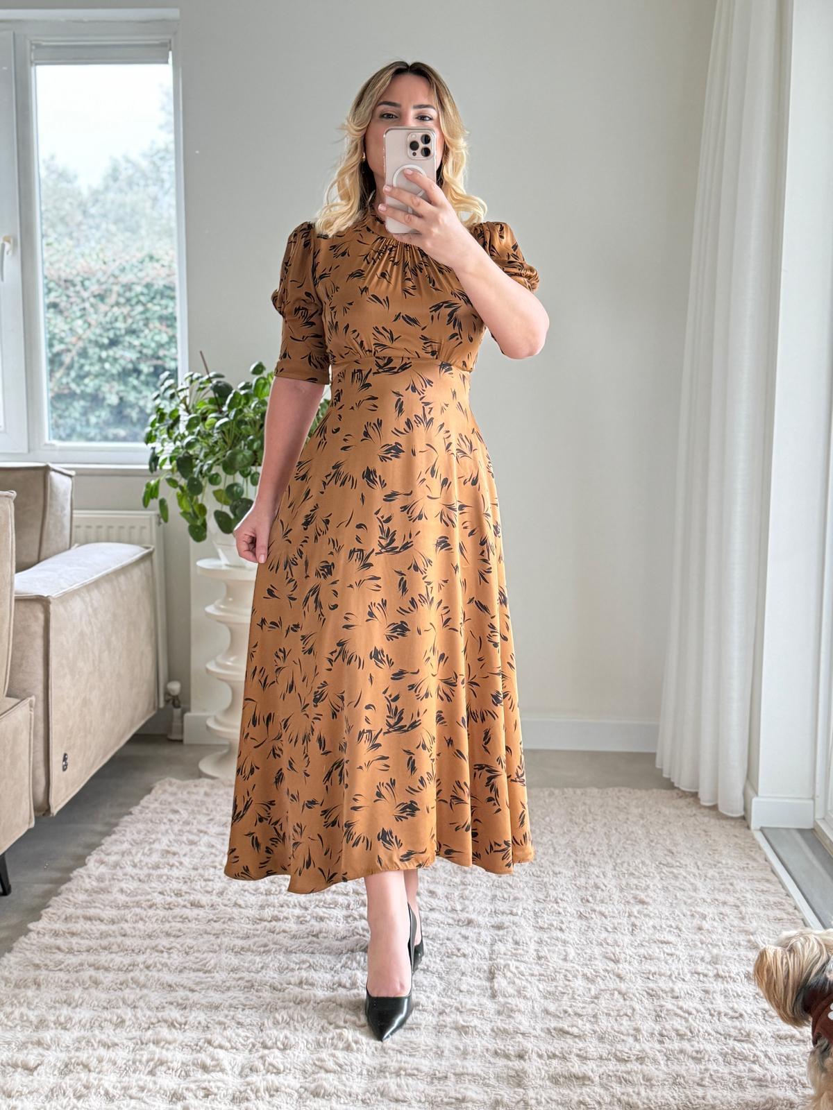 7501 Yakası Bağlama Detaylı Elbise