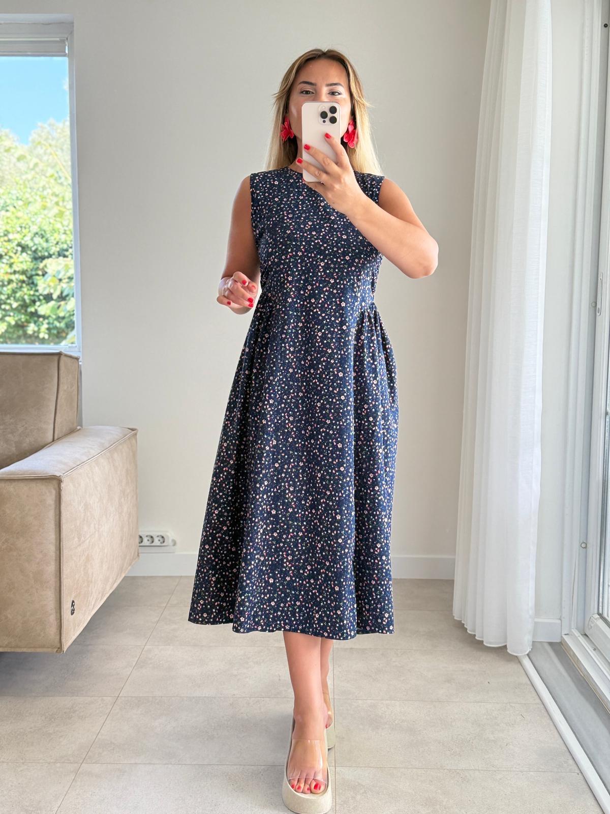 8244 Lacivert Çıtır Çiçekli  Elbise