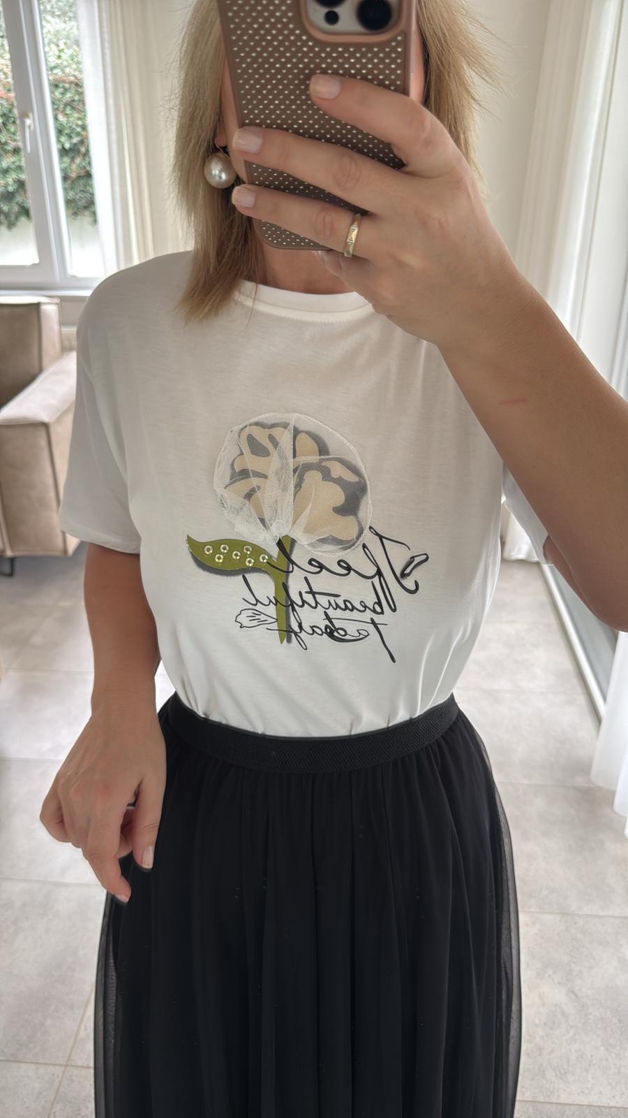 7304 Beyaz Tül Çiçek Detay Tshirt