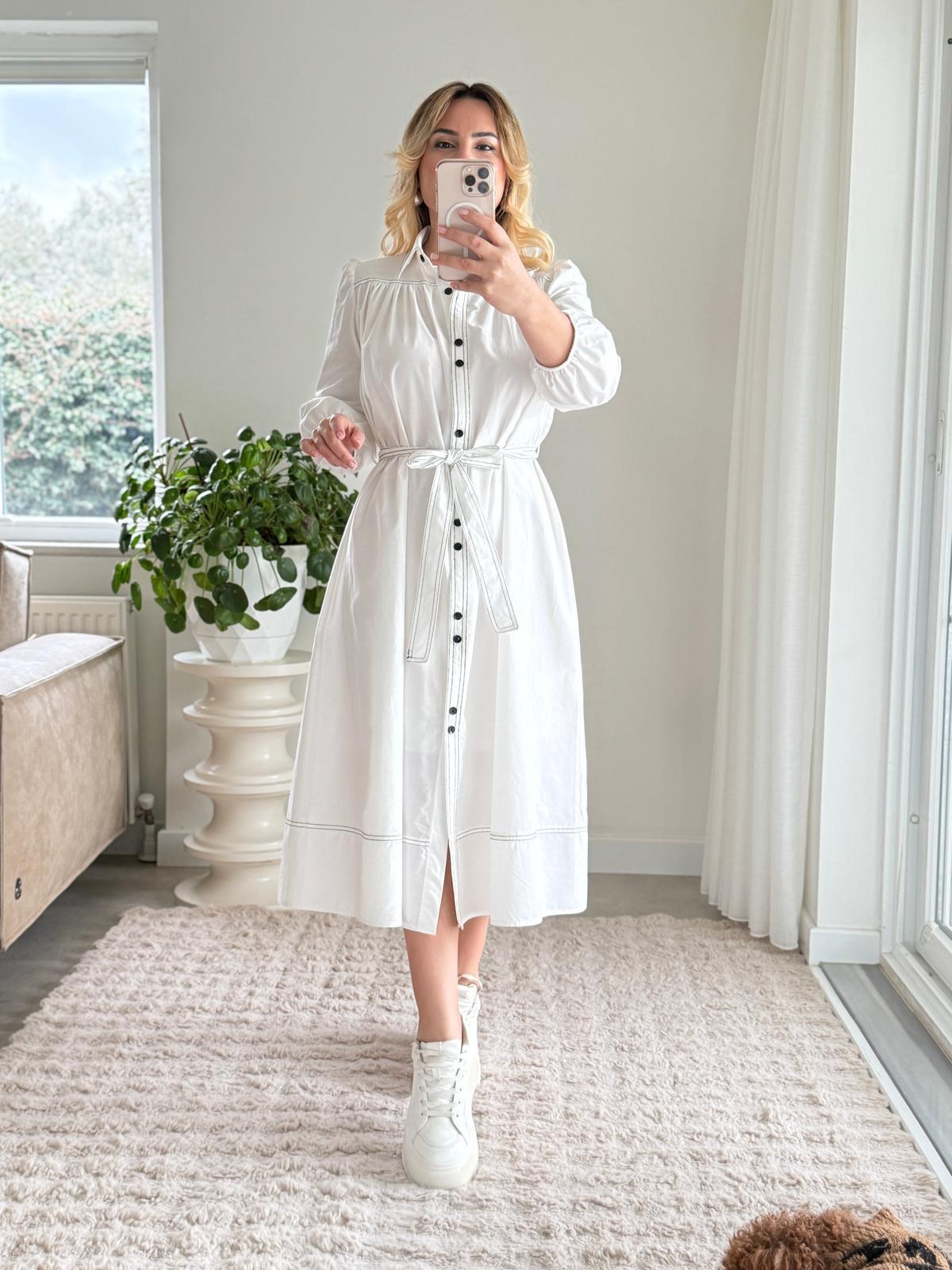 7506 Düğme Detay Kuşaklı Beyaz Elbise