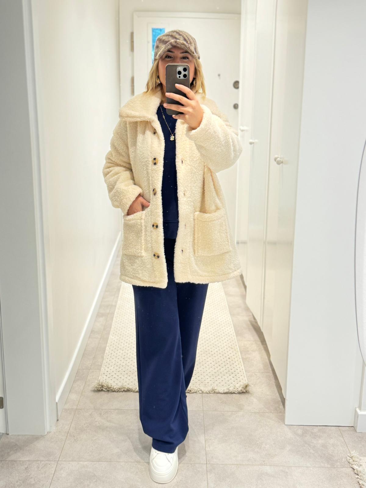 7135 Ekru Peluş Mont