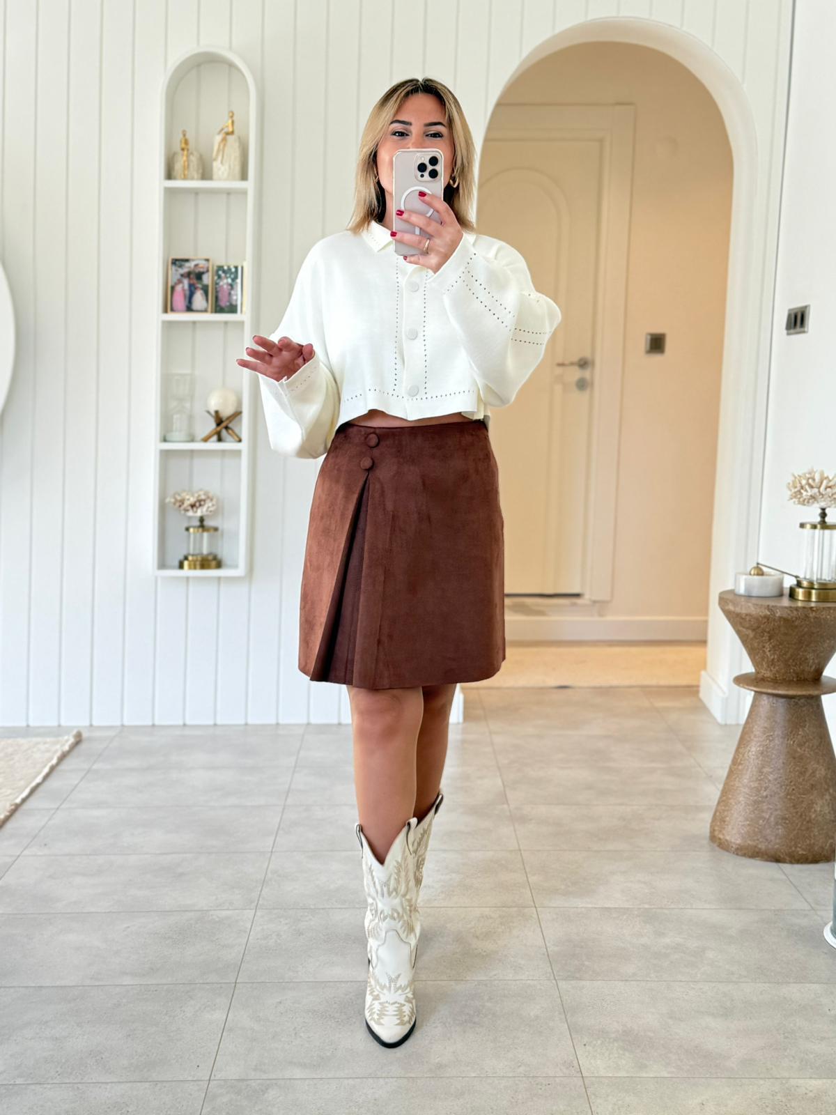 7262 İşlemeli Ekru Hırka