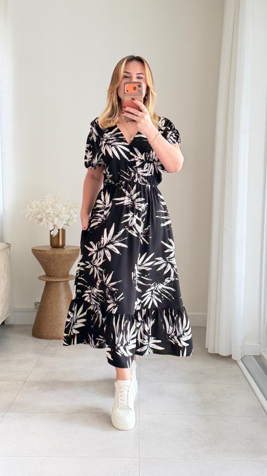 8924 Siyah Yaprak Desen v Yaka Bel Lastikli Elbise