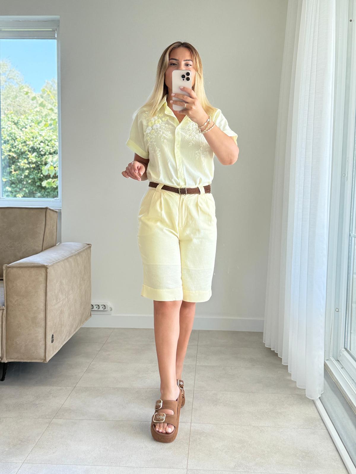 8267 Sarı Kemerli Şort 