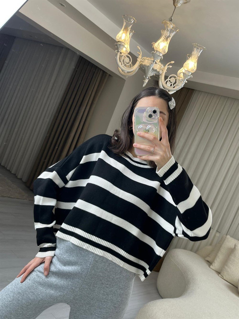 SİYAH ÇİZGİLİ KAZAK