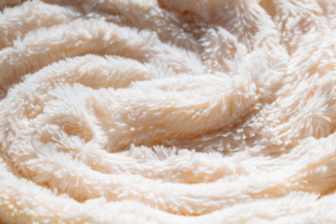 Peluş Mont Nasıl Yıkanır ve Bakımı Nasıl Yapılır?