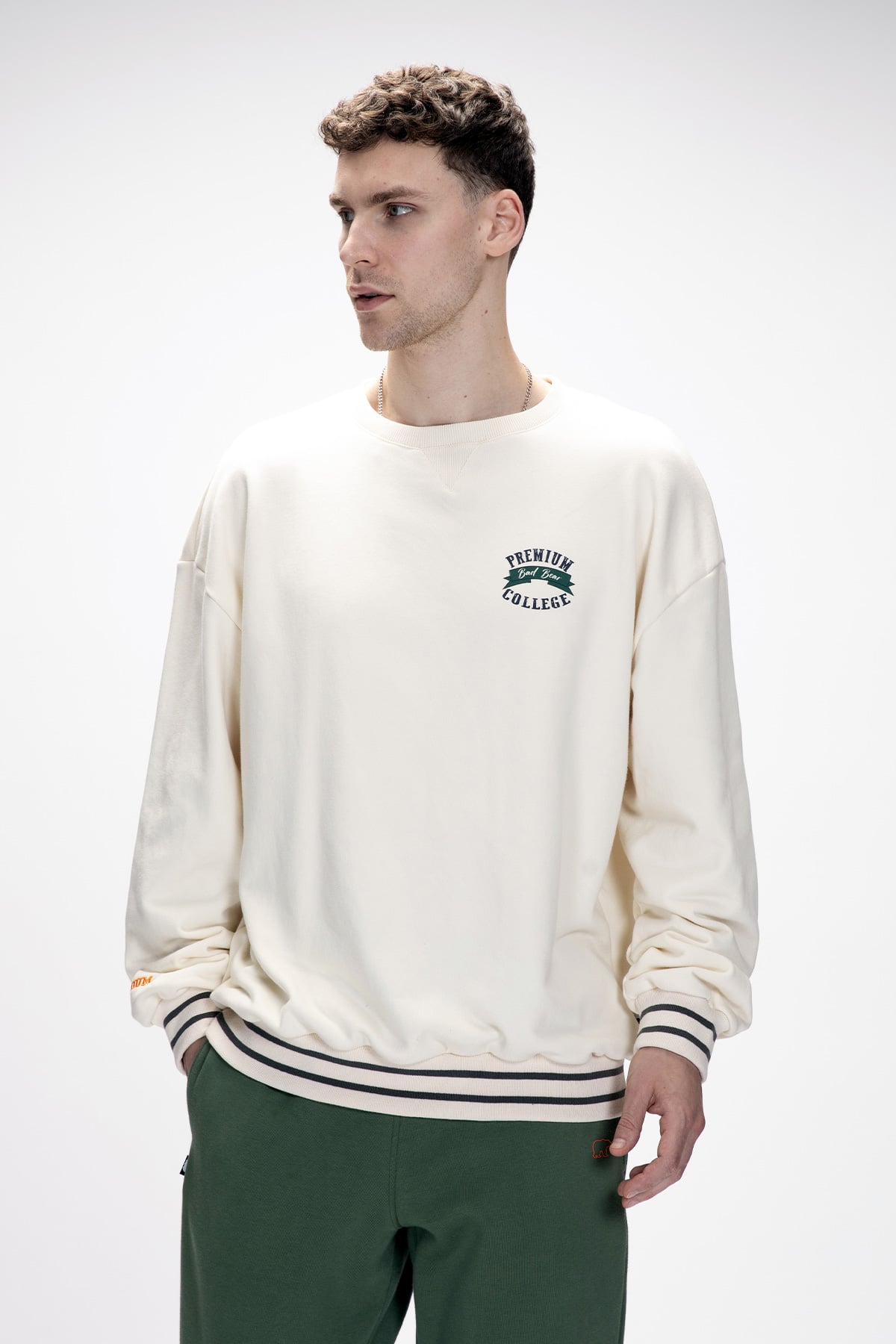 VECNA CREWNECK OS PRINTED CREWNECK BEYAZ BELİRTİLMEMİŞ MAN SWEATSHIRT VECNA CREWNECK OSVECNA CREWNECK OS
