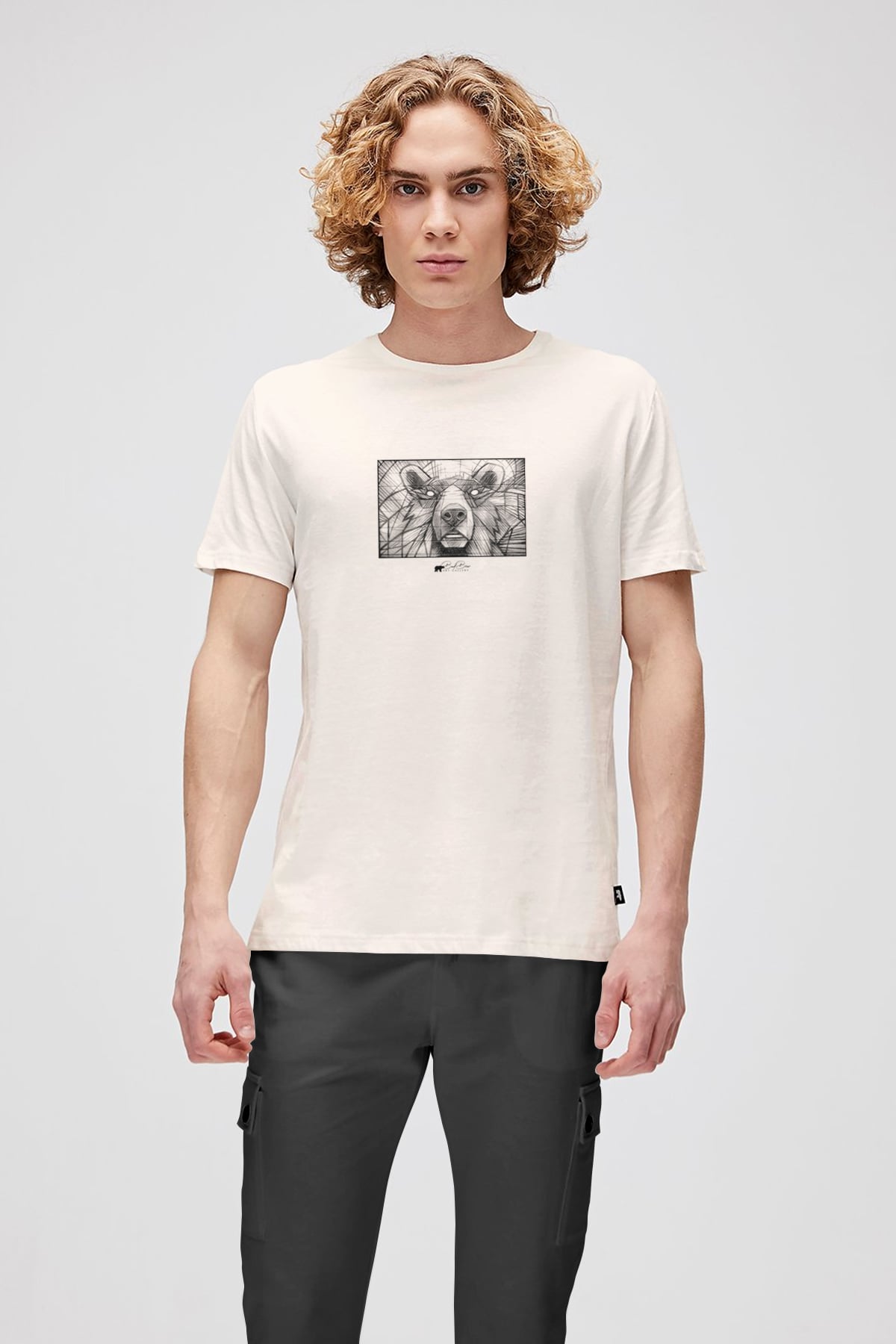 WALL BEAR T-SHIRT PRINTED T-SHIRT BEYAZ  MAN T-SHIRT WALL BEAR T-SHIRTWALL BEAR T-SHIRT