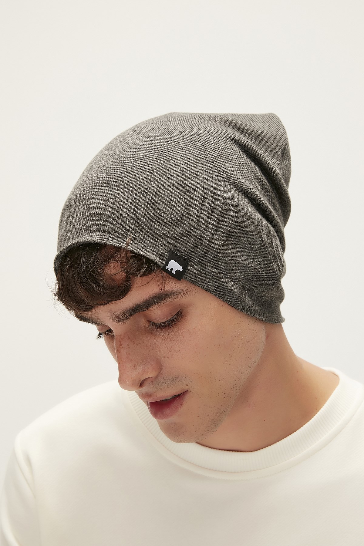 Simple II Raven Beanie