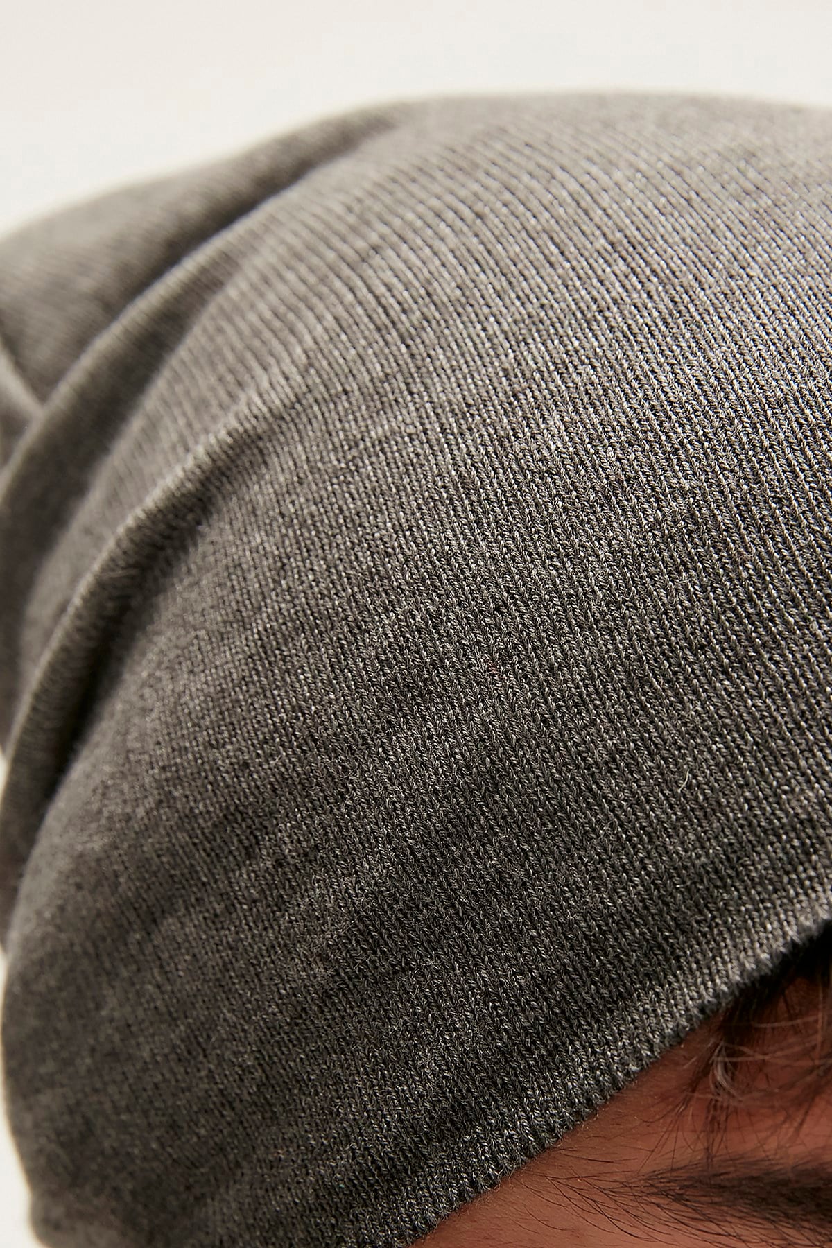 Simple II Raven Beanie