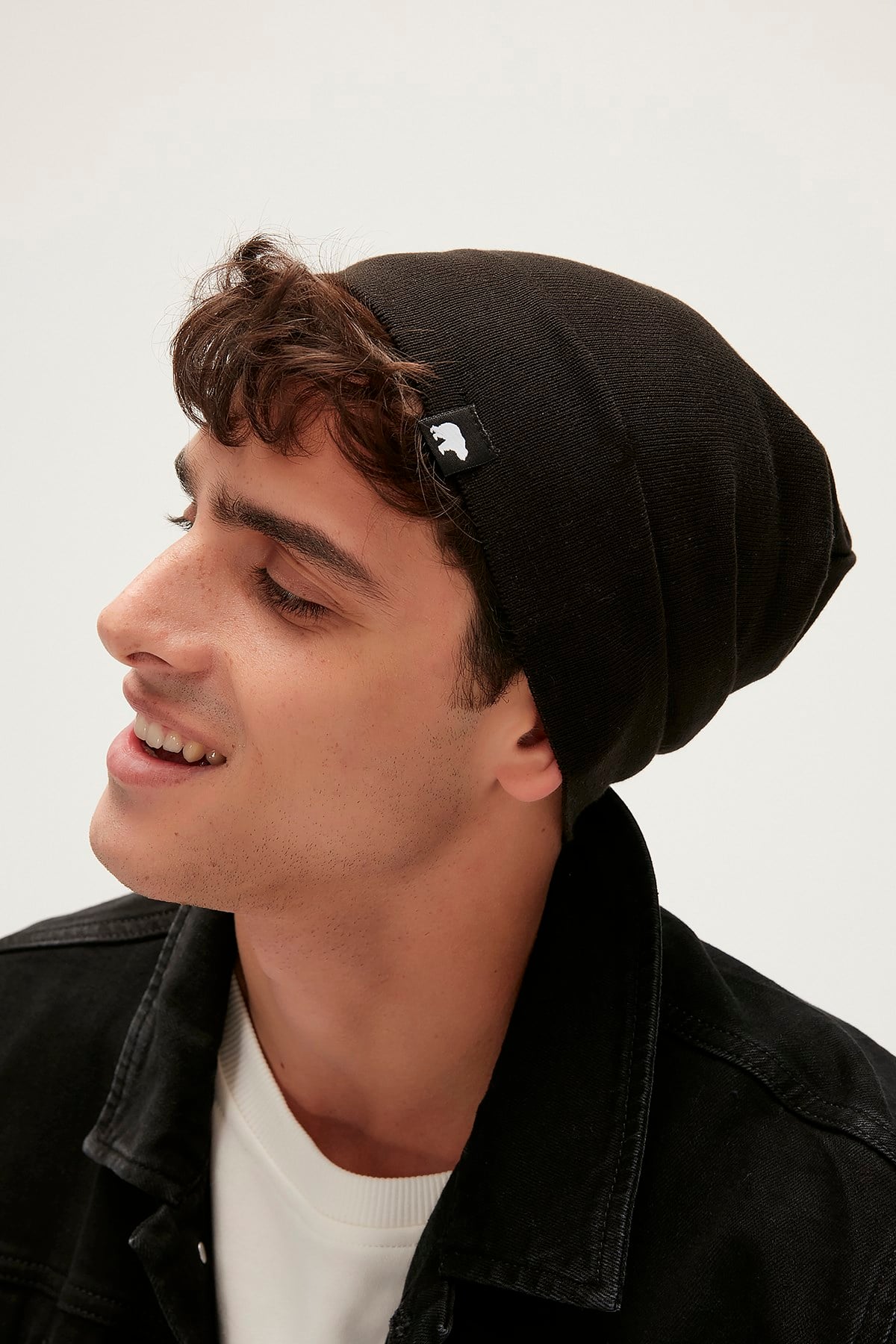 Simple II Black Beanie