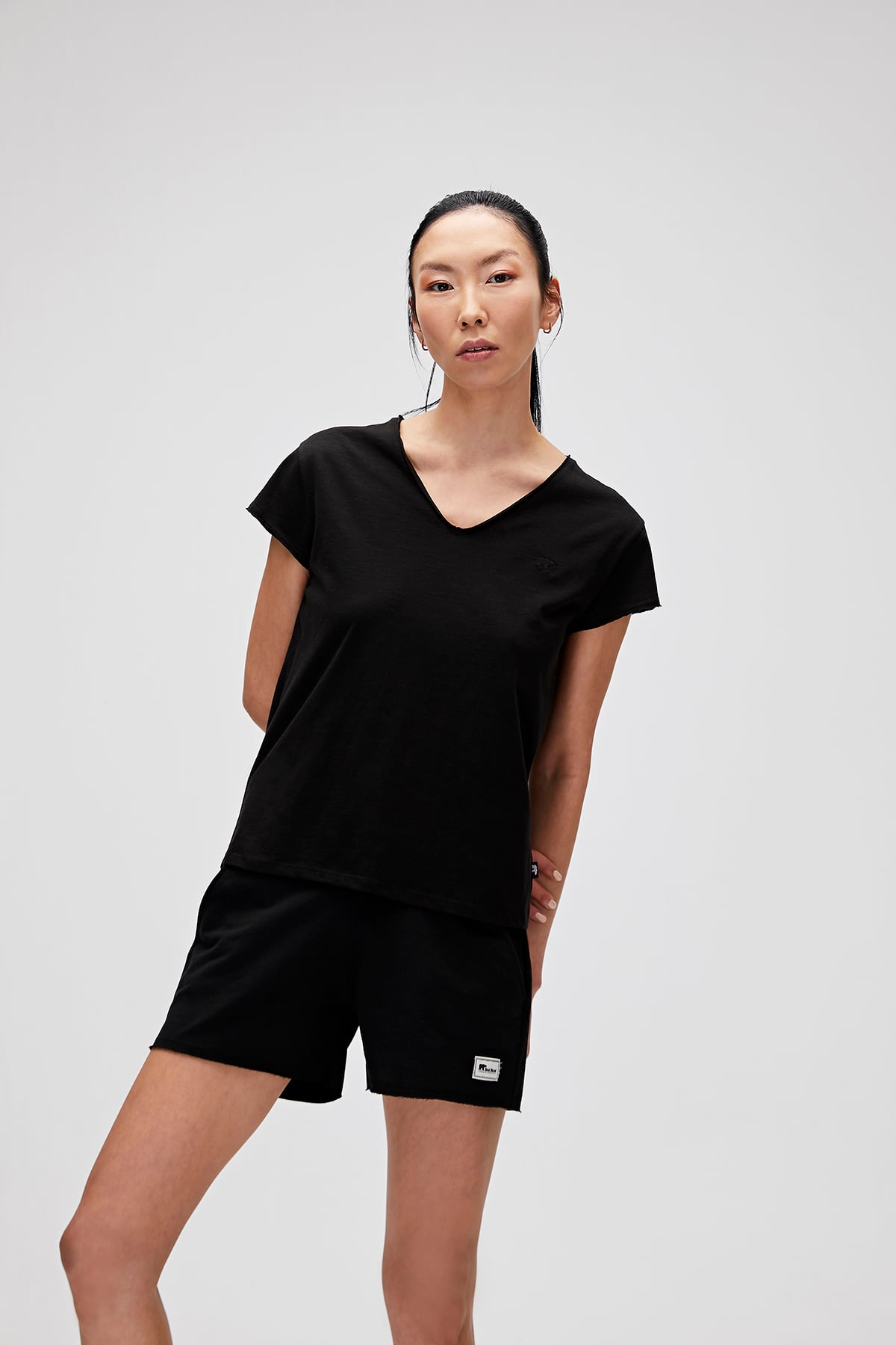 Violet V-Neck T-Shirt Siyah Basic Kadın Tişört