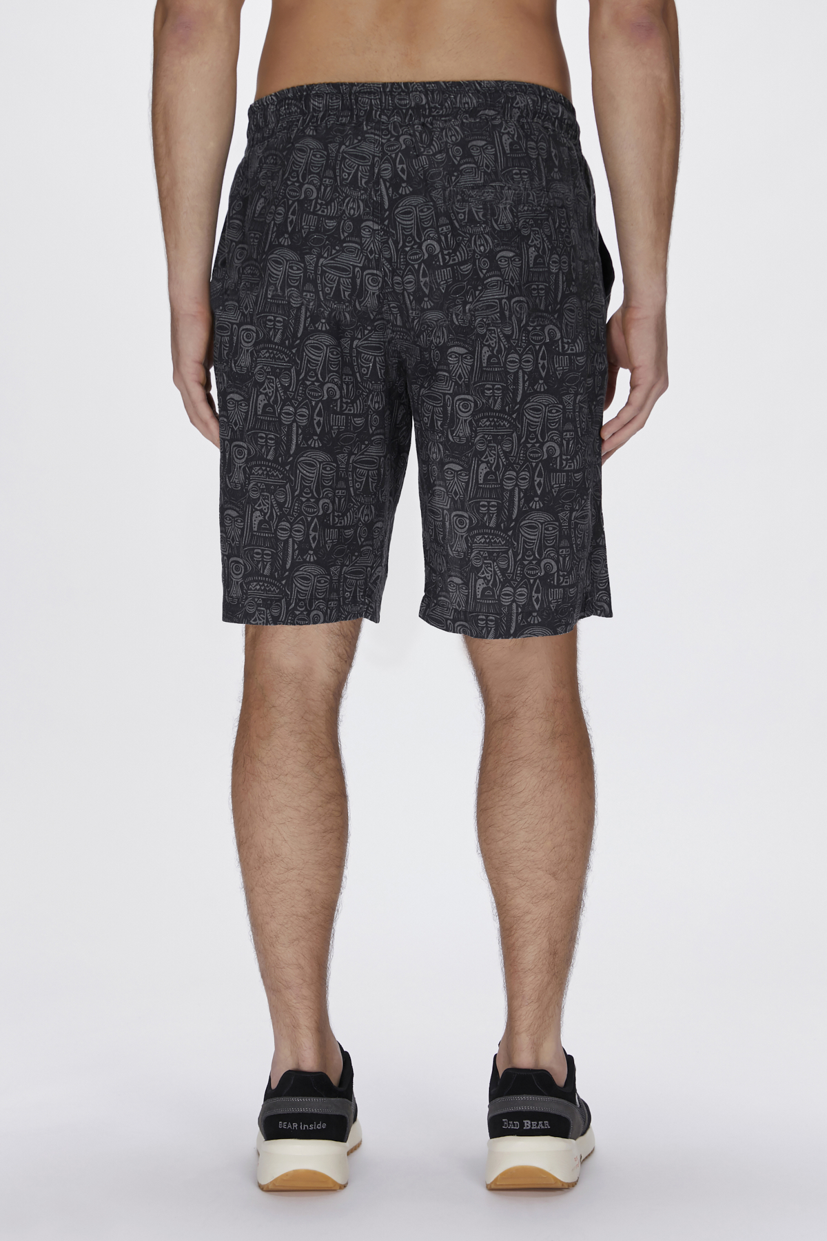 Merle Siyah Baskılı Erkek Şort