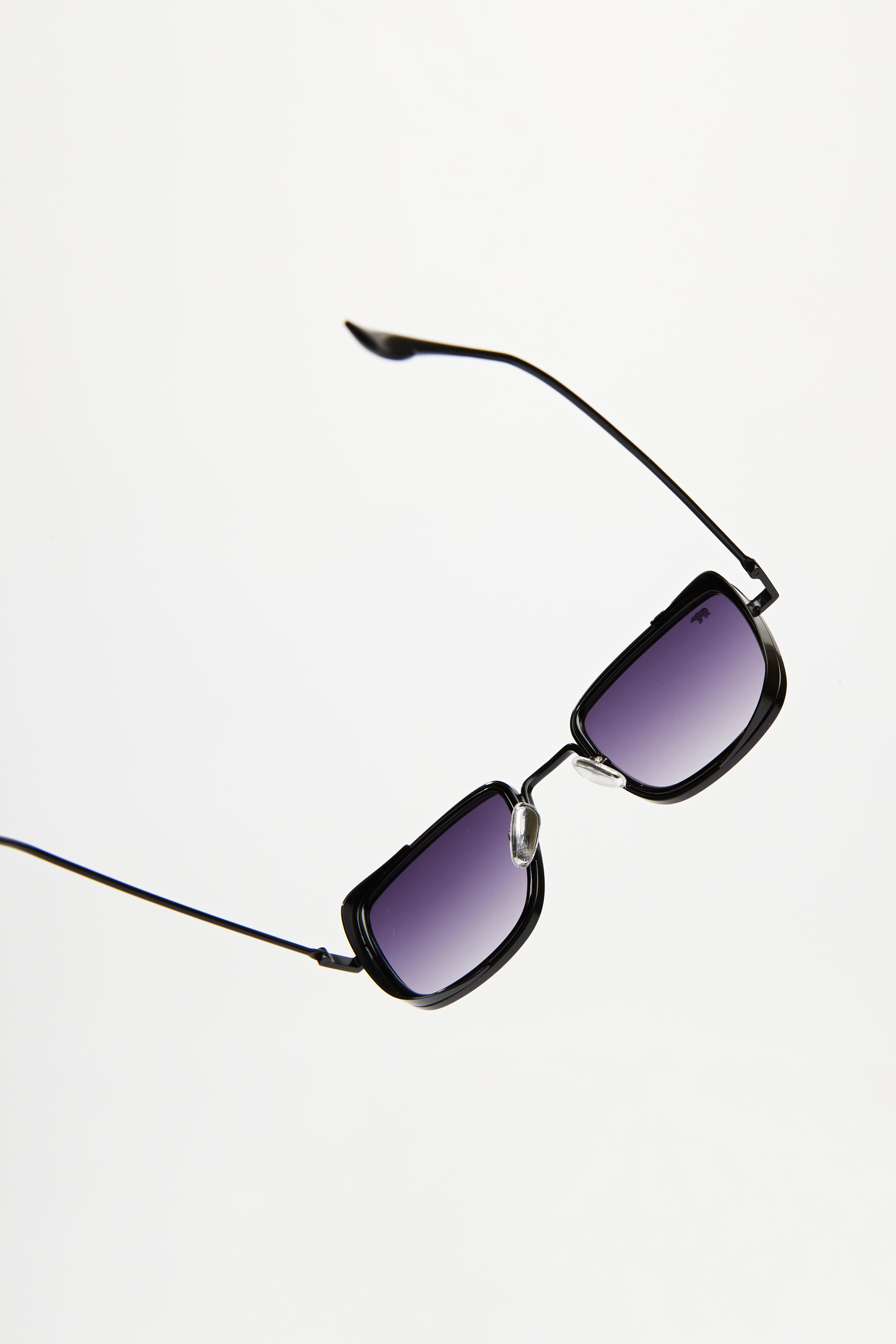 Ronald Unisex Black Sunglasses