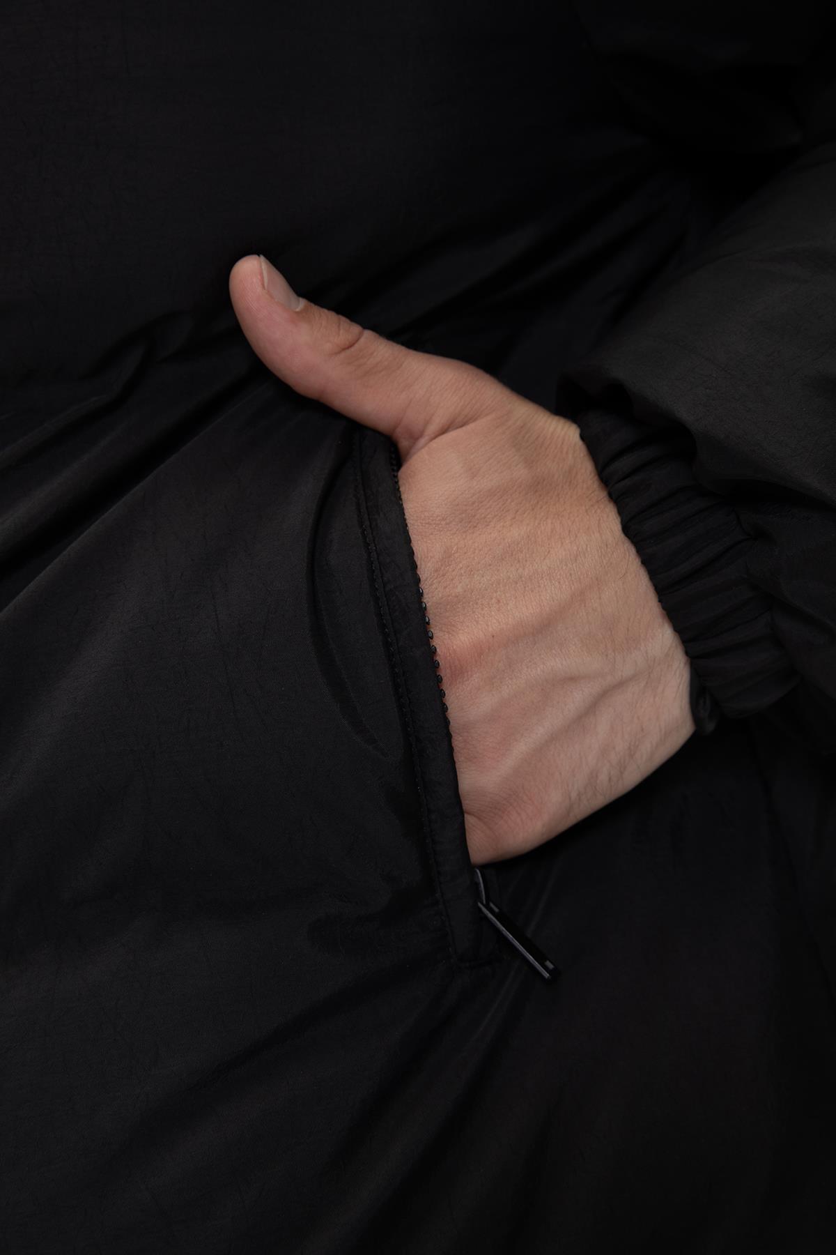 Amsterdam Si̇yah Puffer Kapüşonlu Erkek Mont