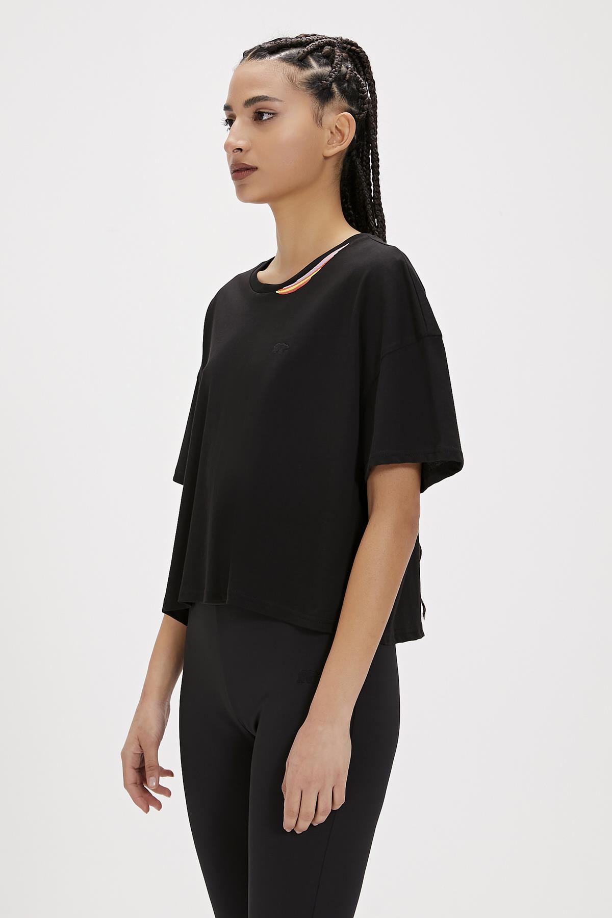 Amanda Siyah Basic Kadın Tişört