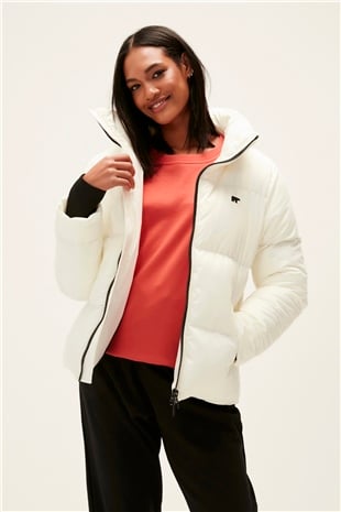 Assassin Puffer Off-White Beyaz Kapüşonlu Kadın Mont