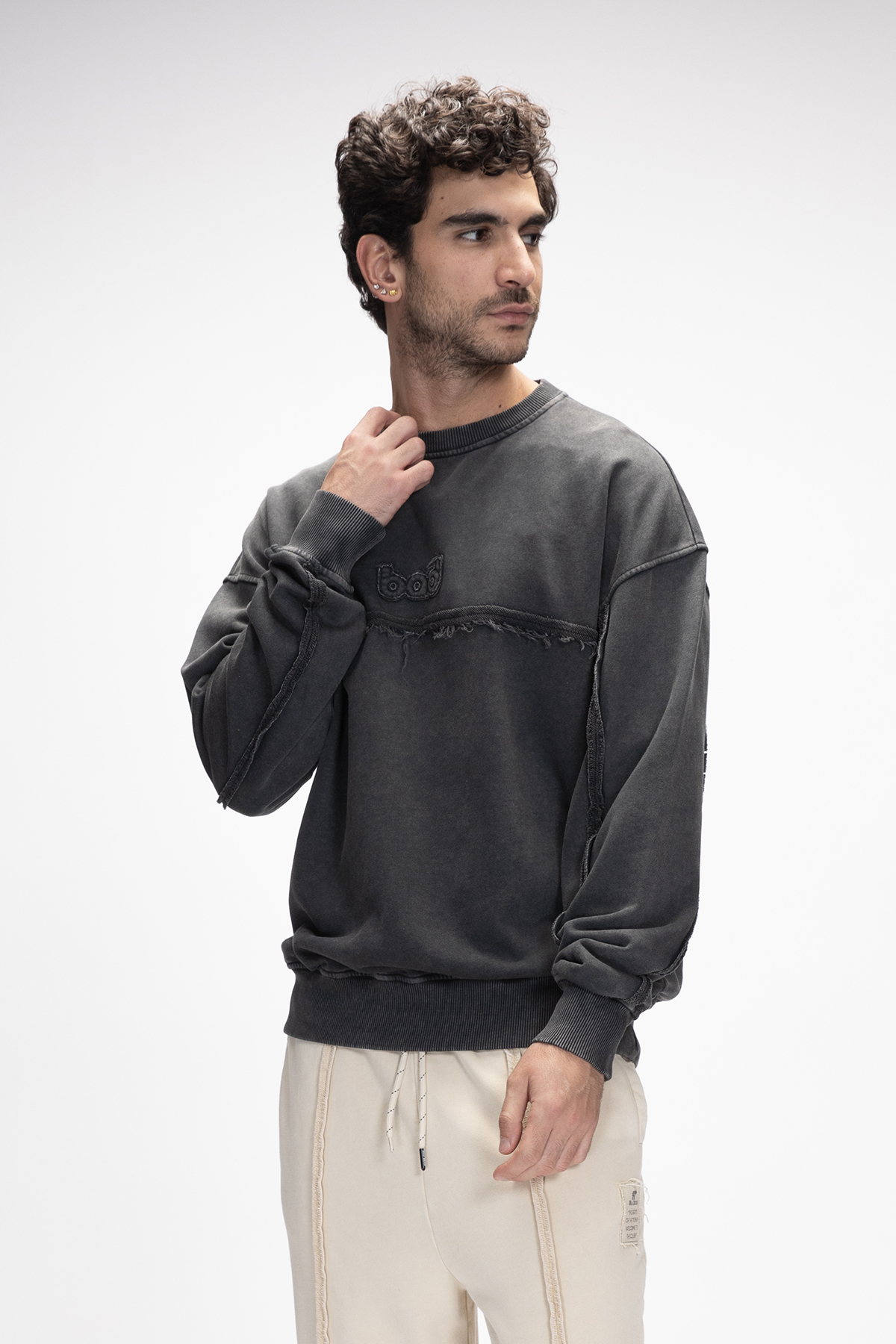 VEX CREWNECK OS CREWNECK SİYAH BELİRTİLMEMİŞ MAN SWEATSHIRT VEX CREWNECK OSVEX CREWNECK OS