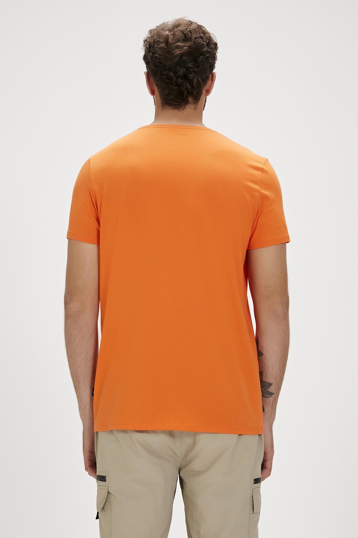 Carl Turuncu Baskılı Erkek Tişört