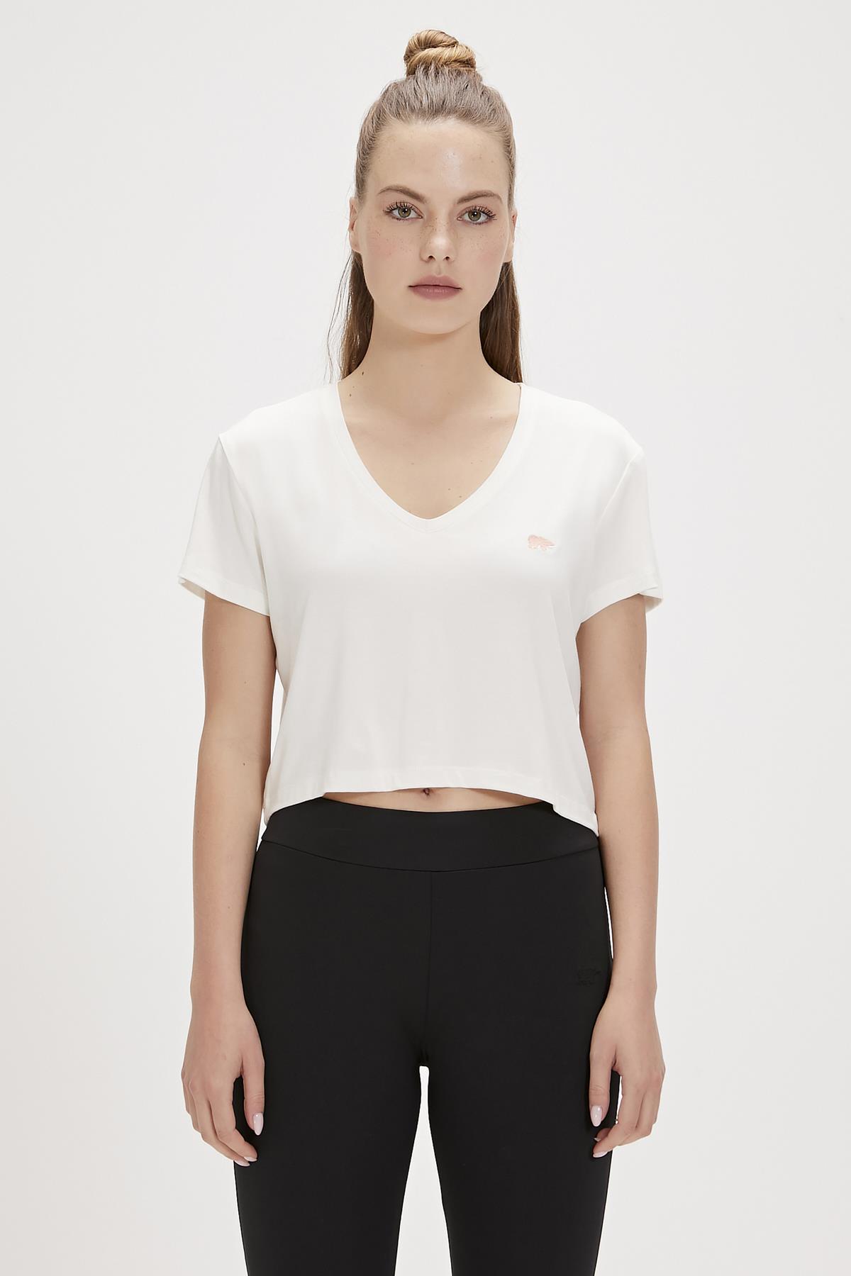 Menas Beyaz V Yaka Kadın Tişört