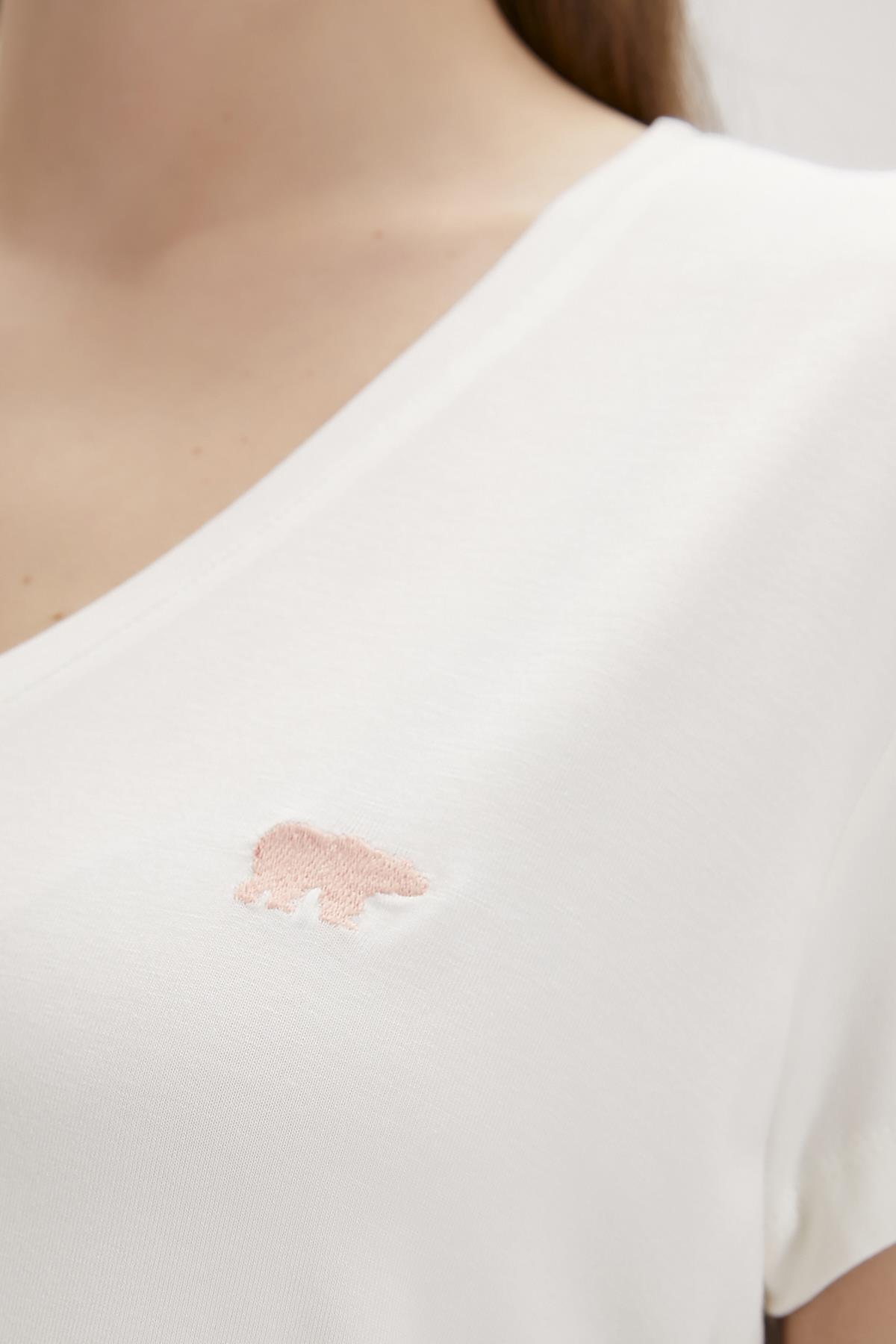 Menas Beyaz V Yaka Kadın Tişört