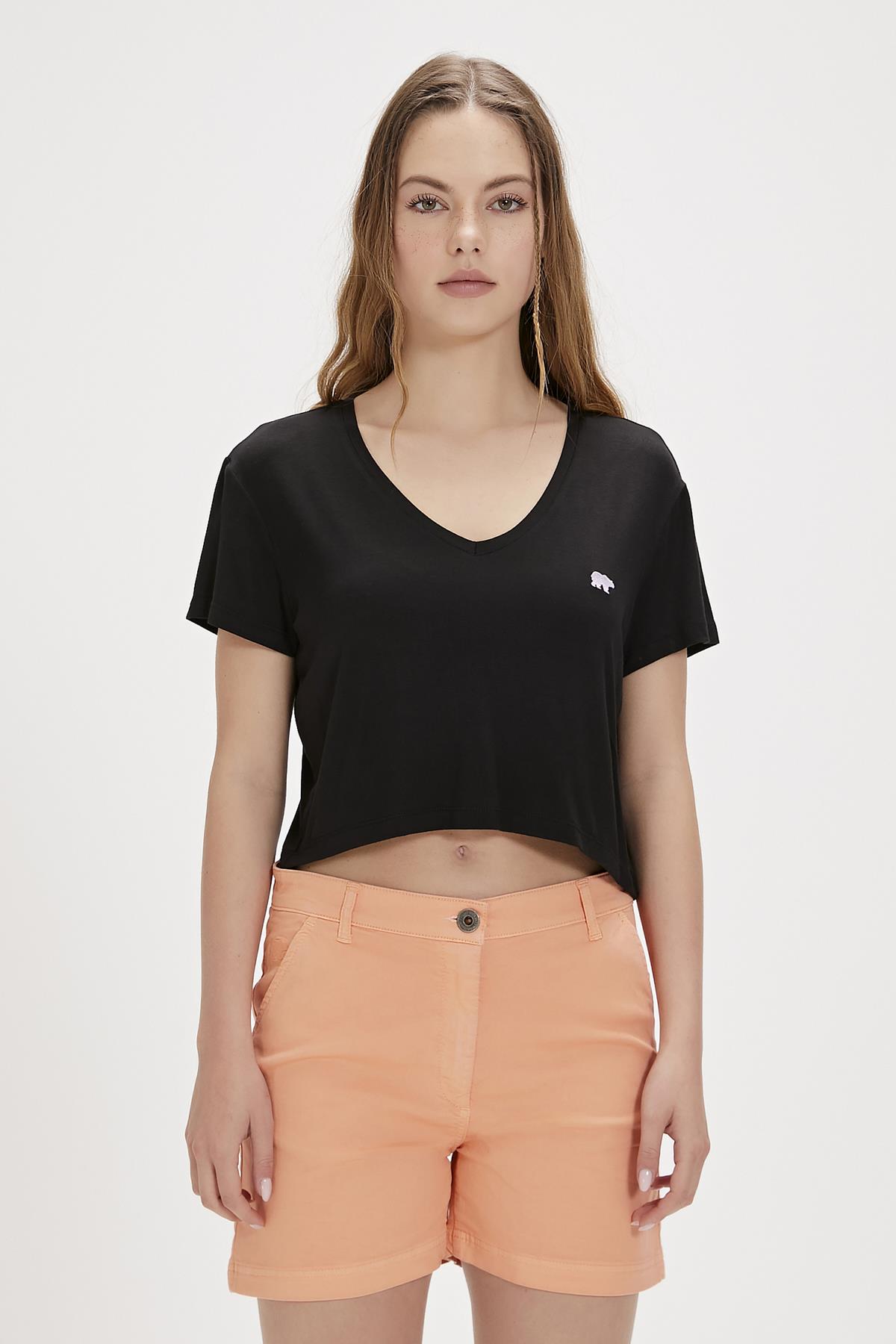 Menas Siyah V Yaka Kadın Tişört