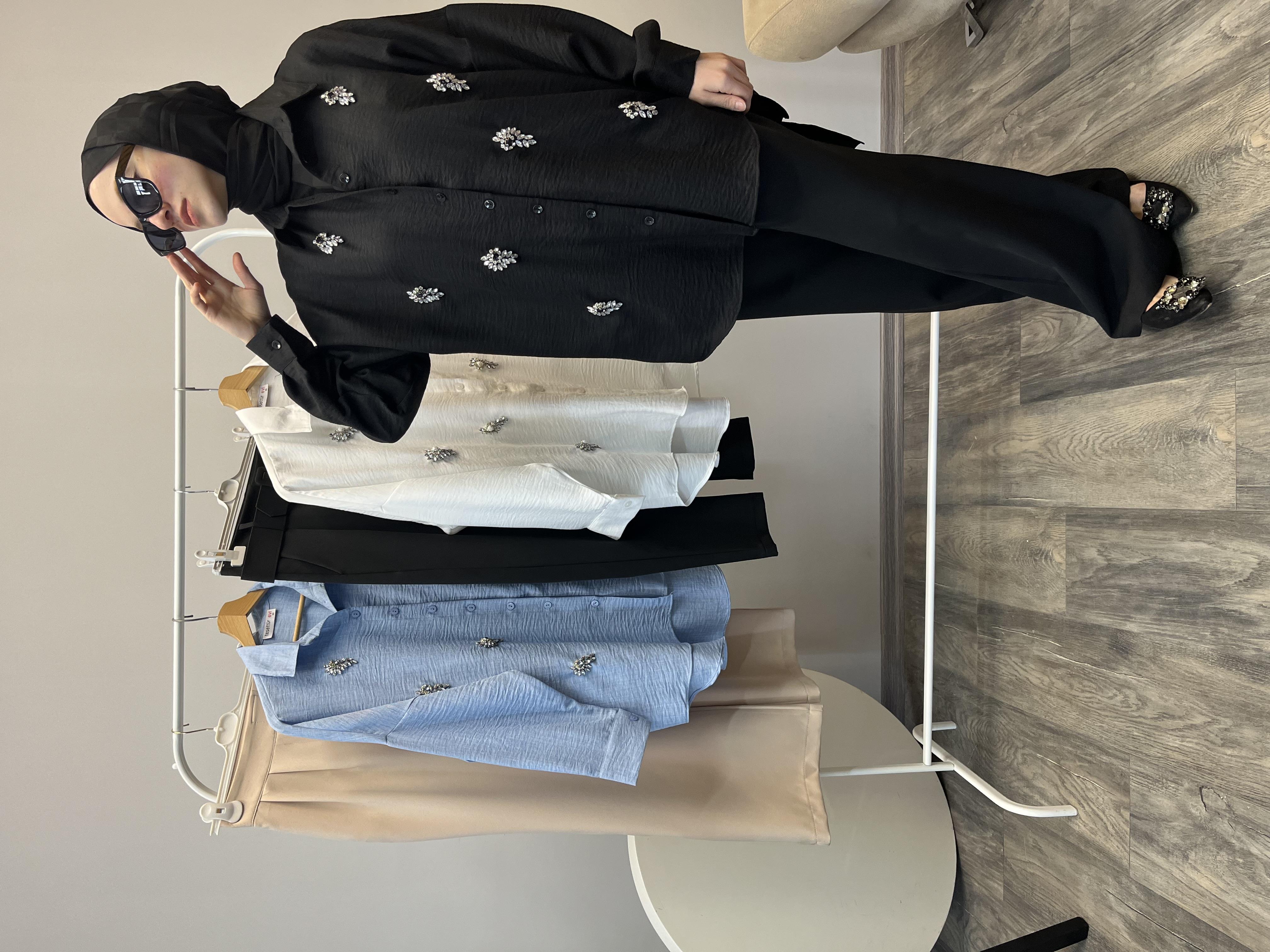 ma önü inci boncuklu gömlek siyah