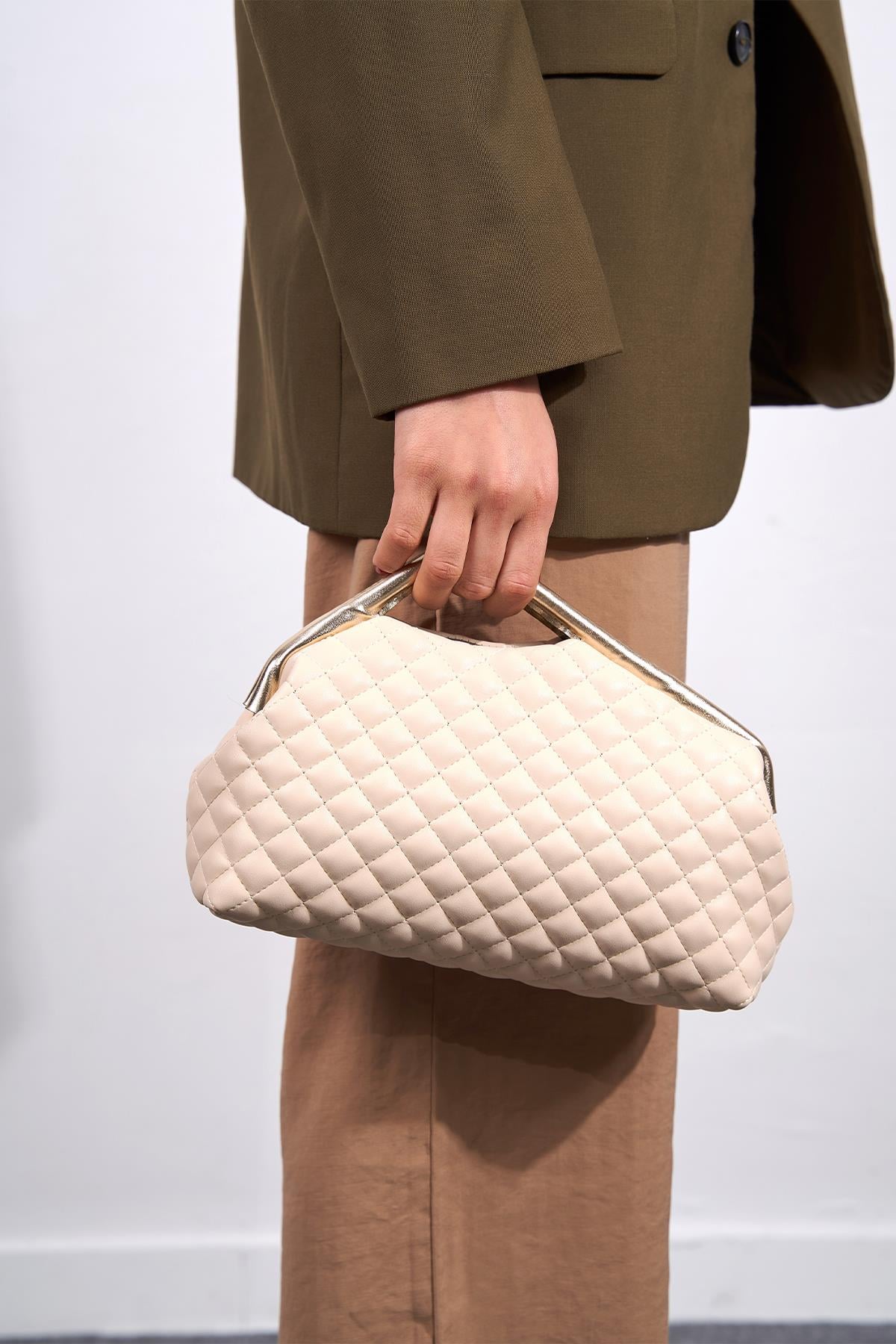 Bej Kapitone Clutch Portföy Çanta